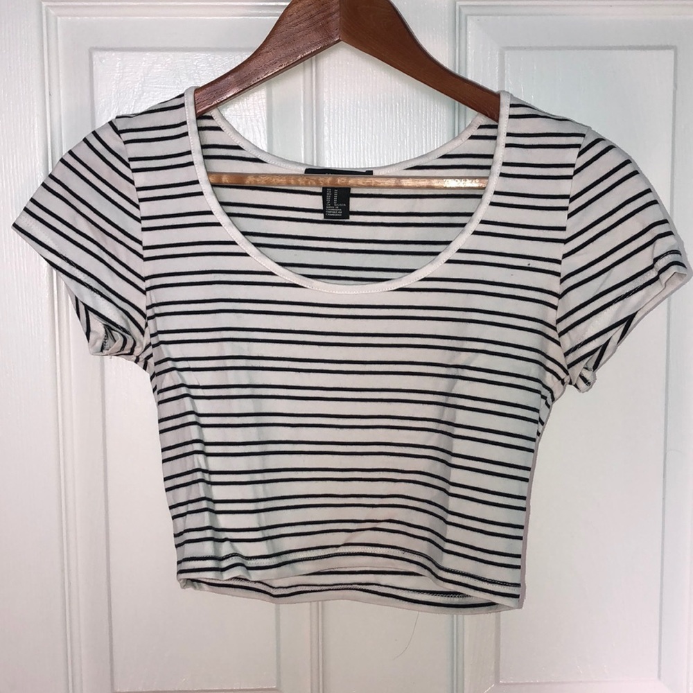 Women’s striped cropped short sleeve tee